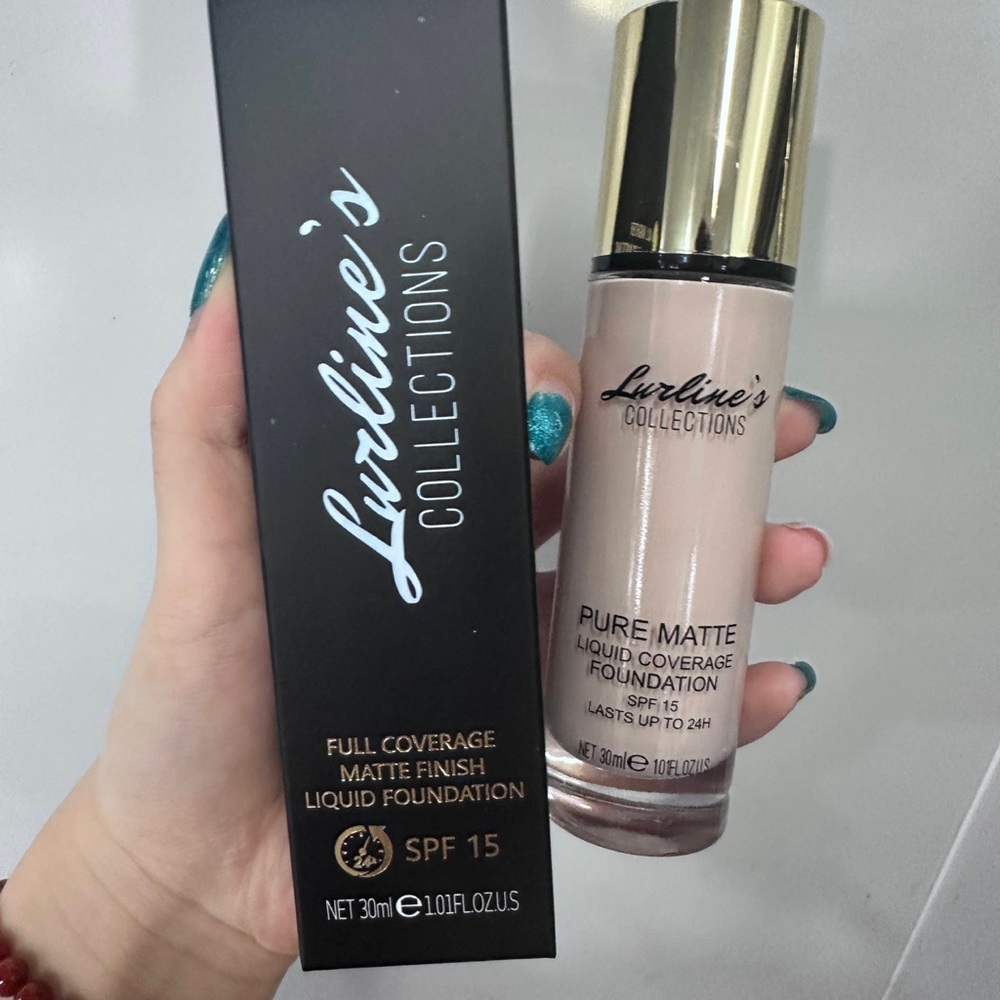 Pure Moisturizing Foundation - Picture 4 of 13
